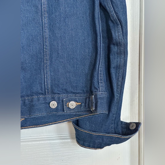 Levi’s Women’s Original Blue Denim Jean Jacket | Size: Medium - Picture 5 of 6